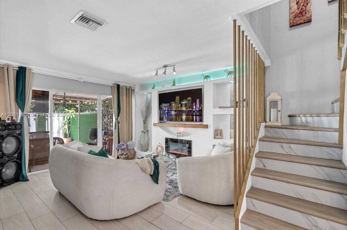 789 Crystal Lake Drive, Deerfield Beach, FL 33064 Photo 1