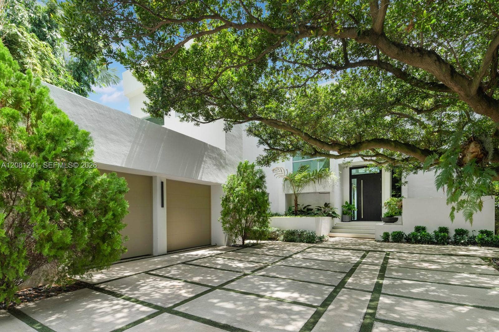 9407 E Broadview Drive, Bay Harbor Islands, FL 33154 Photo 2
