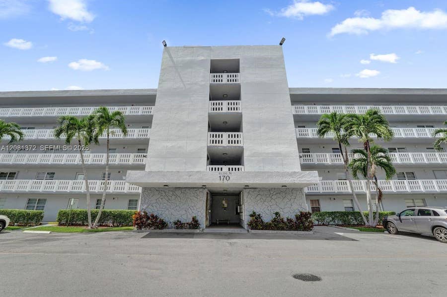 Property photo for 170 SE 5th Avenue, #405, Dania Beach, FL