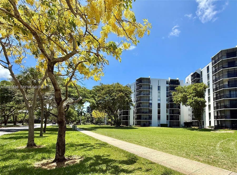 Property photo for 3475 N Country Club Drive, #615, Aventura, FL