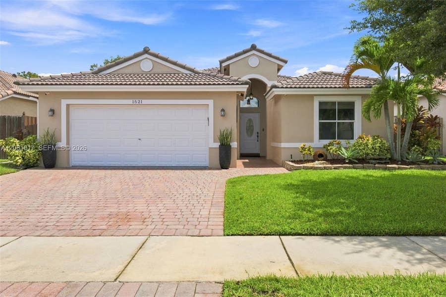 Property photo for 1521 SW 194th Terrace, Pembroke Pines, FL