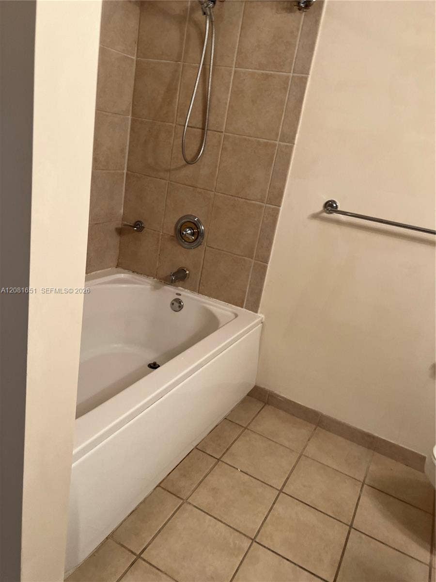 19501 W Country Club Drive, #611, Aventura, FL 33180 Photo 12