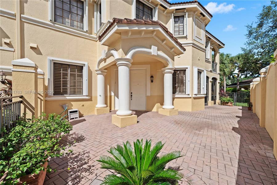 Property photo for 1634 Passion Vine Circle, #31-2, Weston, FL