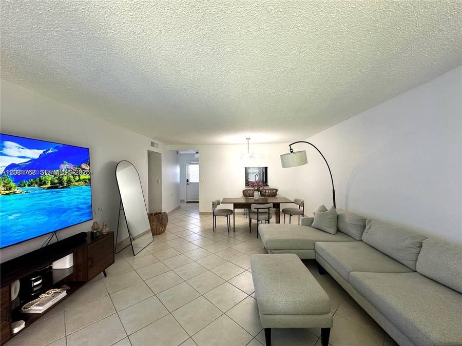 Property photo for 620 NE 12th Avenue, #102, Hallandale Beach, FL