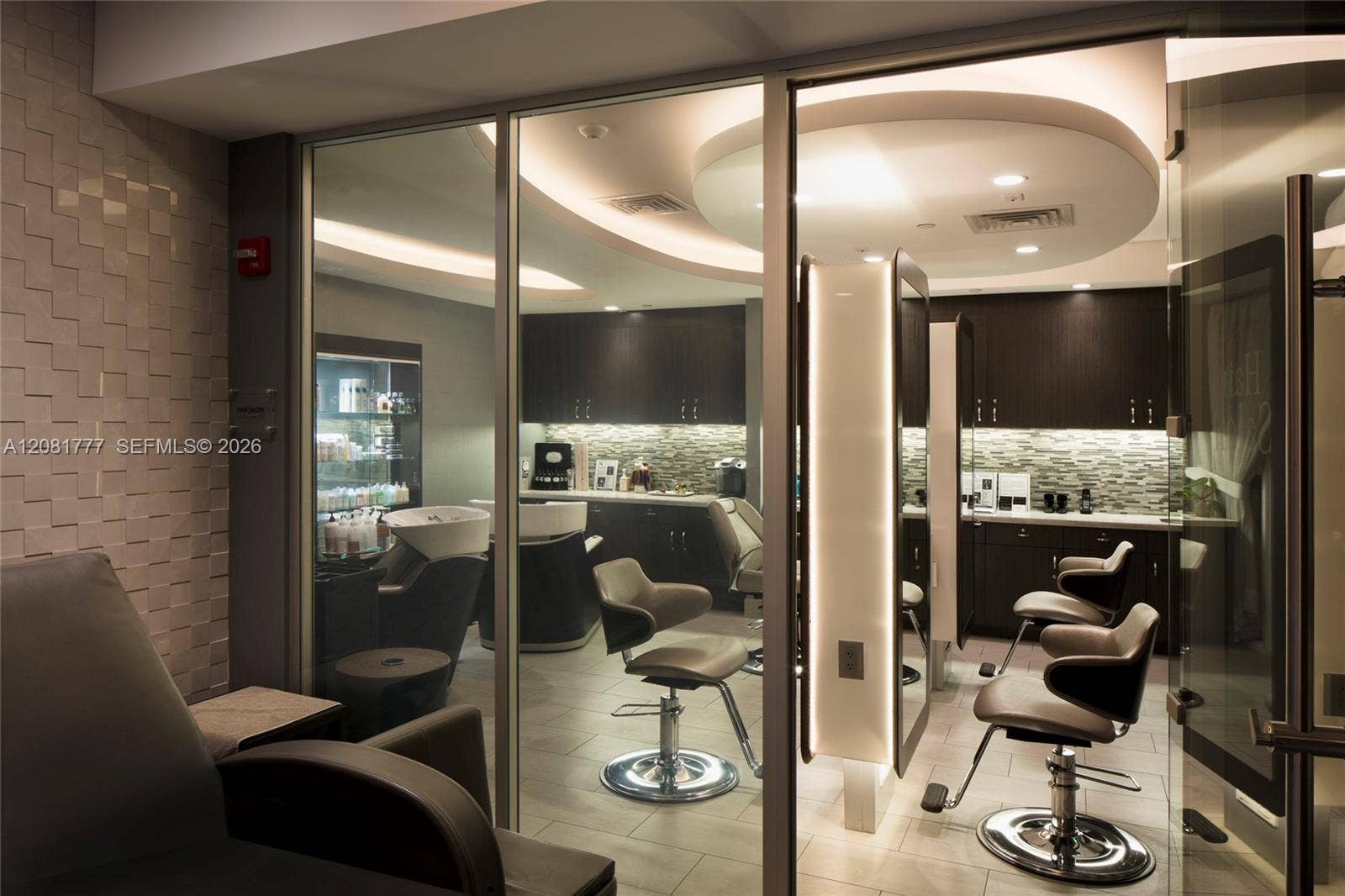 21200 NE Point Place, #1404, Aventura, FL 33180 Beauty Salon