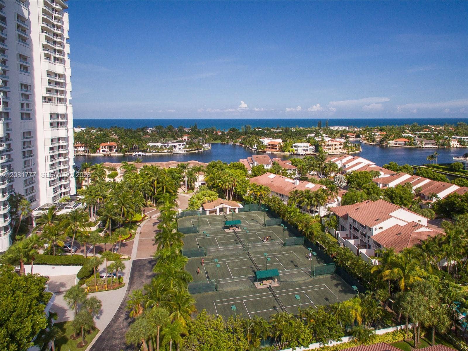 21200 NE Point Place, #1404, Aventura, FL 33180 Tennis Courts