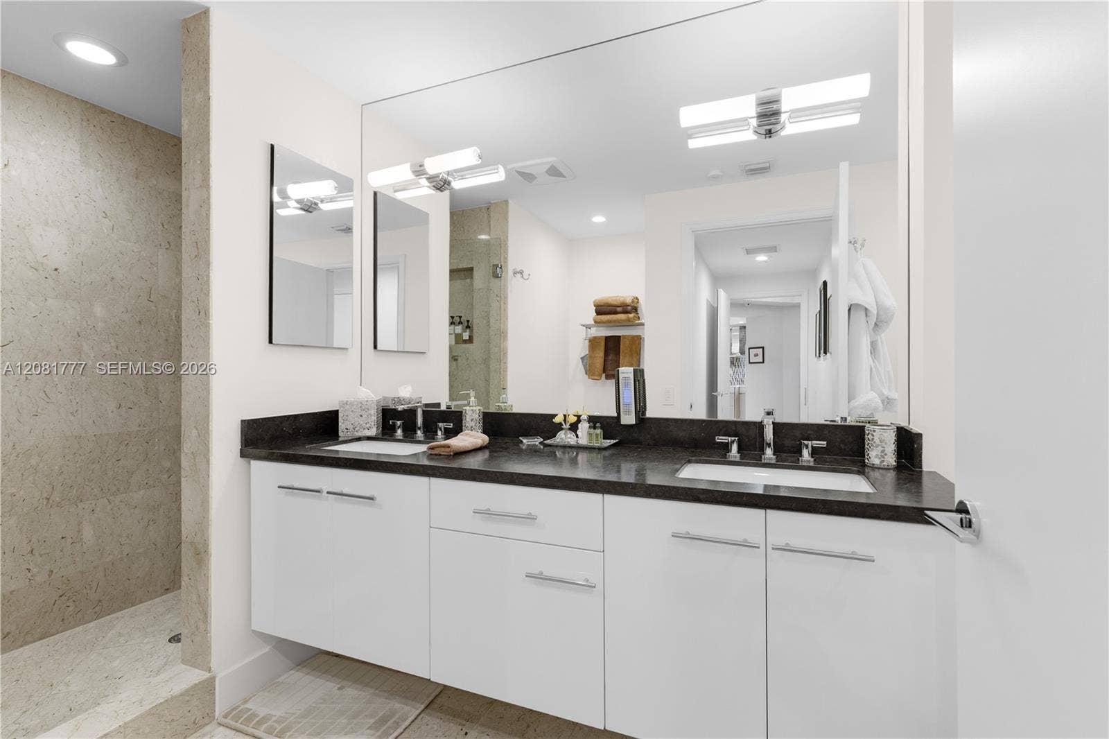21200 NE Point Place, #1404, Aventura, FL 33180 Room 2 Bathroom