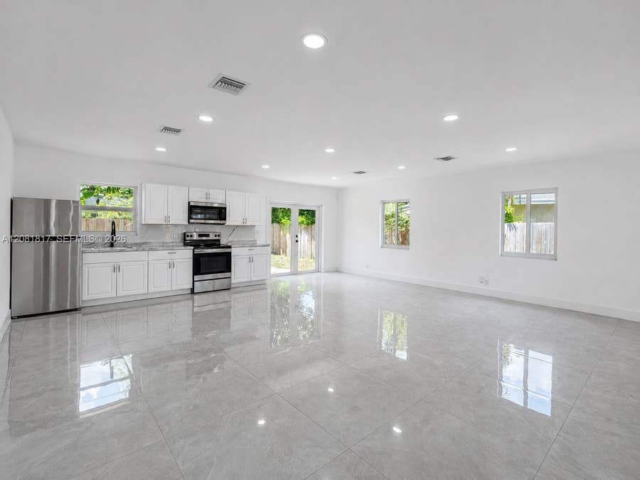 Property photo for 950 NE 164th Street, North Miami Beach, FL