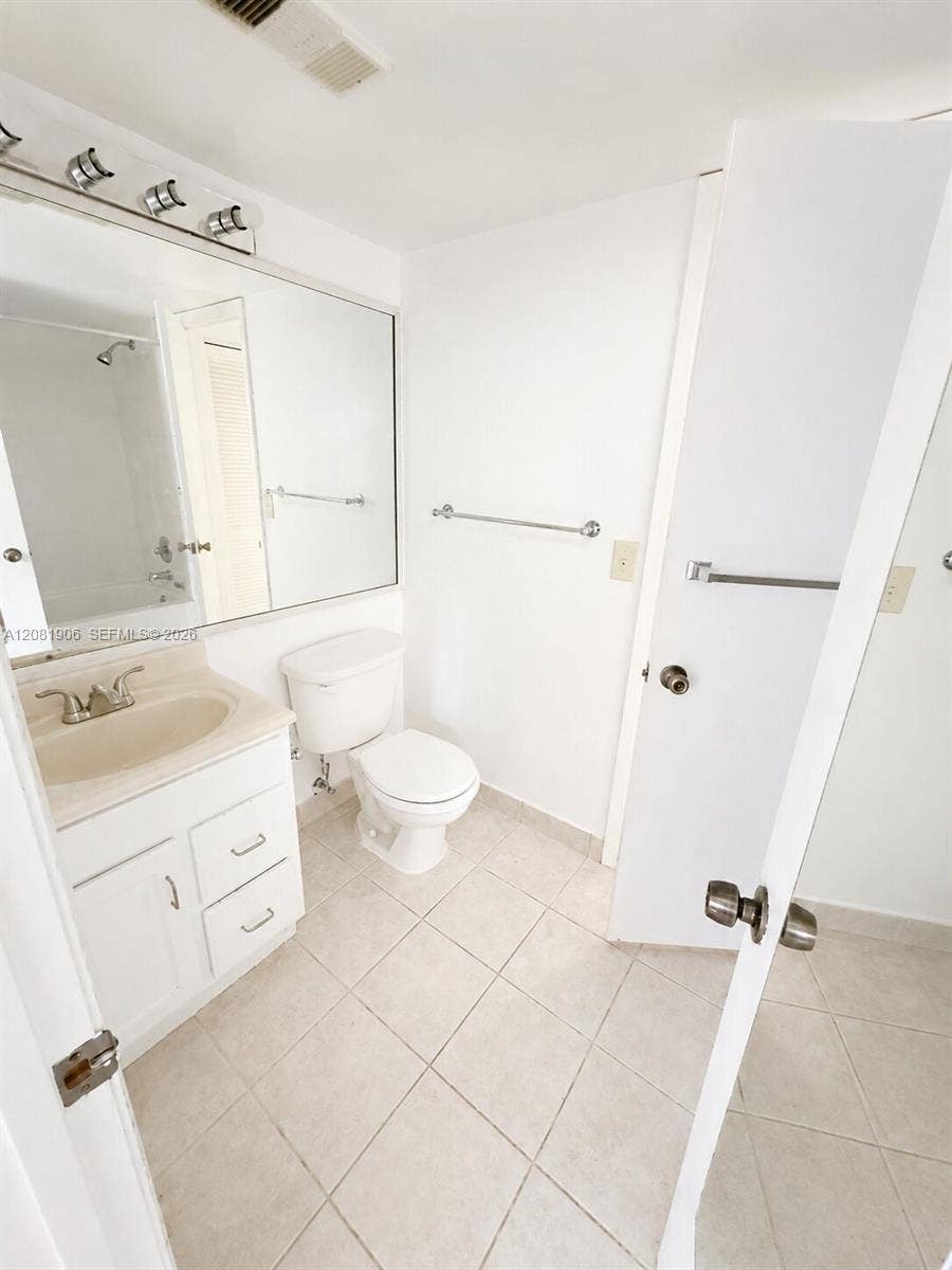 10131 W Sunrise Boulevard, #204, Plantation, Plantation, FL 33322 Photo 3