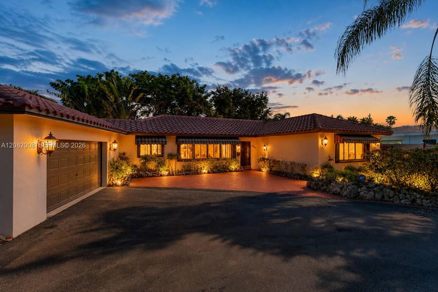 Property photo for 2533 NE 35th Drive, Fort Lauderdale, FL