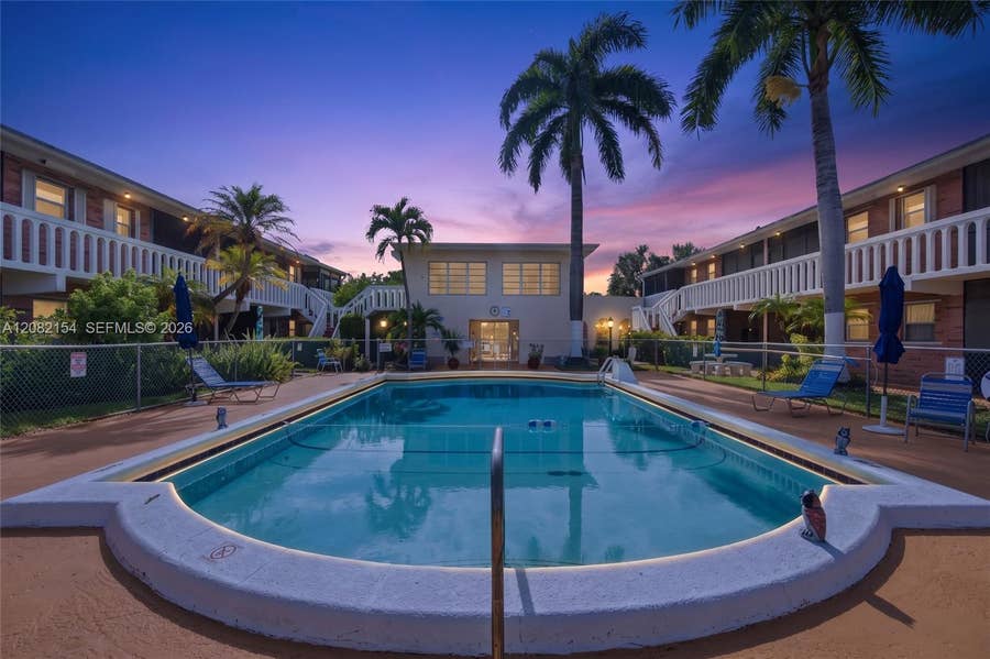 Property photo for 160 NE 8th Avenue, #1A, Hallandale Beach, FL