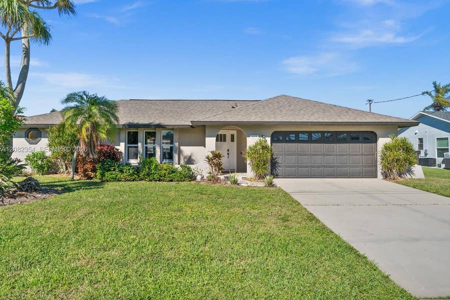 Property photo for 117 SE 40 Th Terrace, Cape Coral, FL
