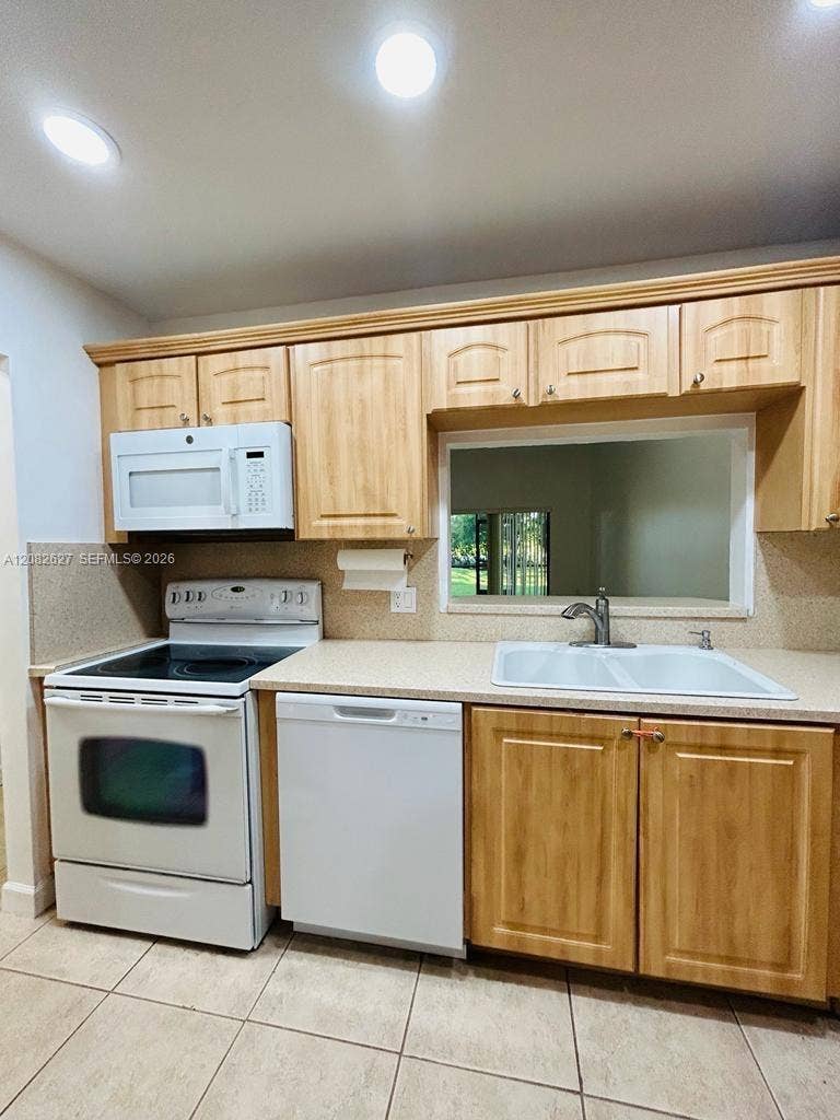 611 Racquet Club Road, #1, Weston, FL 33326 Photo 10