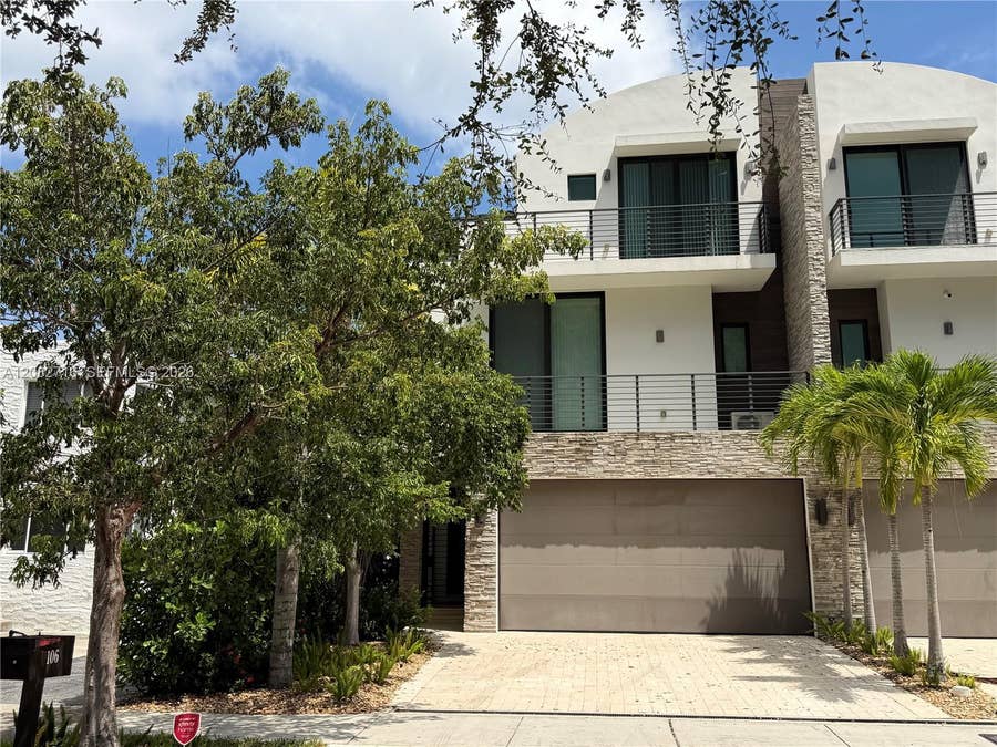 Property photo for 106 NE 16th Terrace, #106, Fort Lauderdale, FL