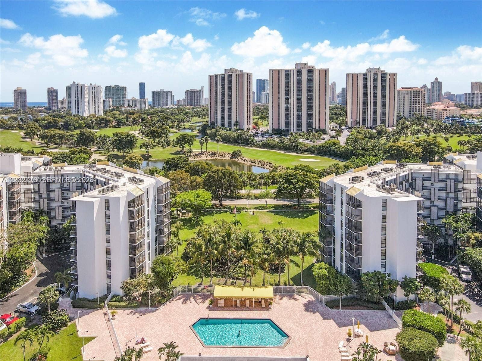 20500 W Country Club Drive, #711, Aventura, FL 33180 Photo 3