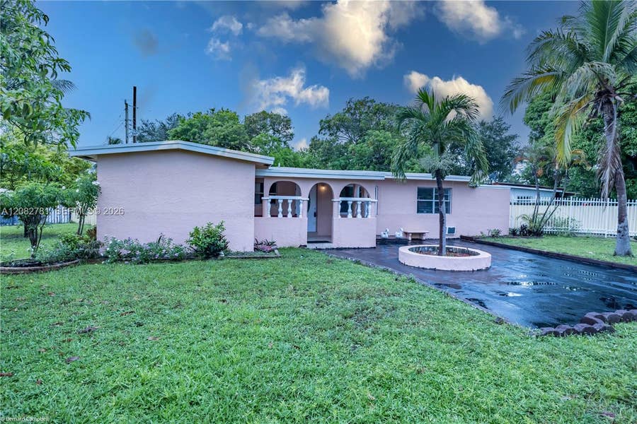 Property photo for 918 NW 13th Court, Fort Lauderdale, FL