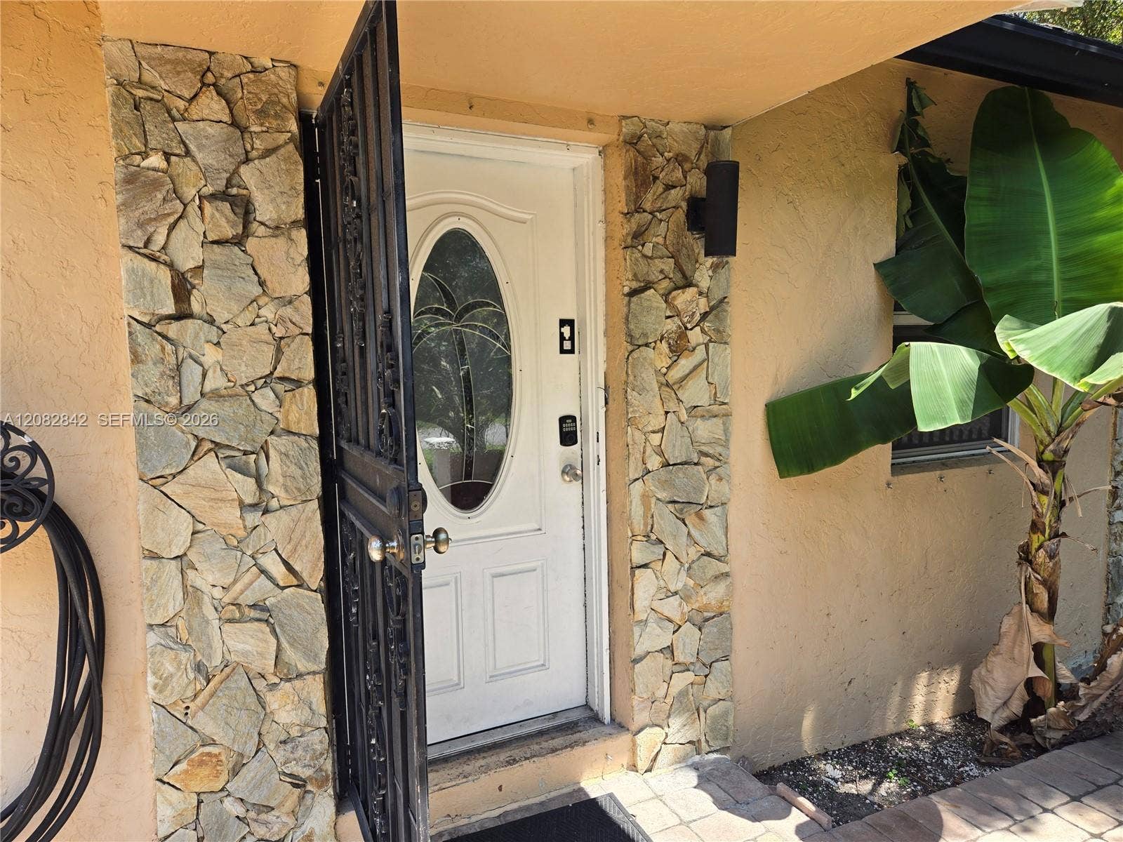 203 NE 2nd Avenue, #203, Dania, Dania Beach, FL 33004 Private entrance