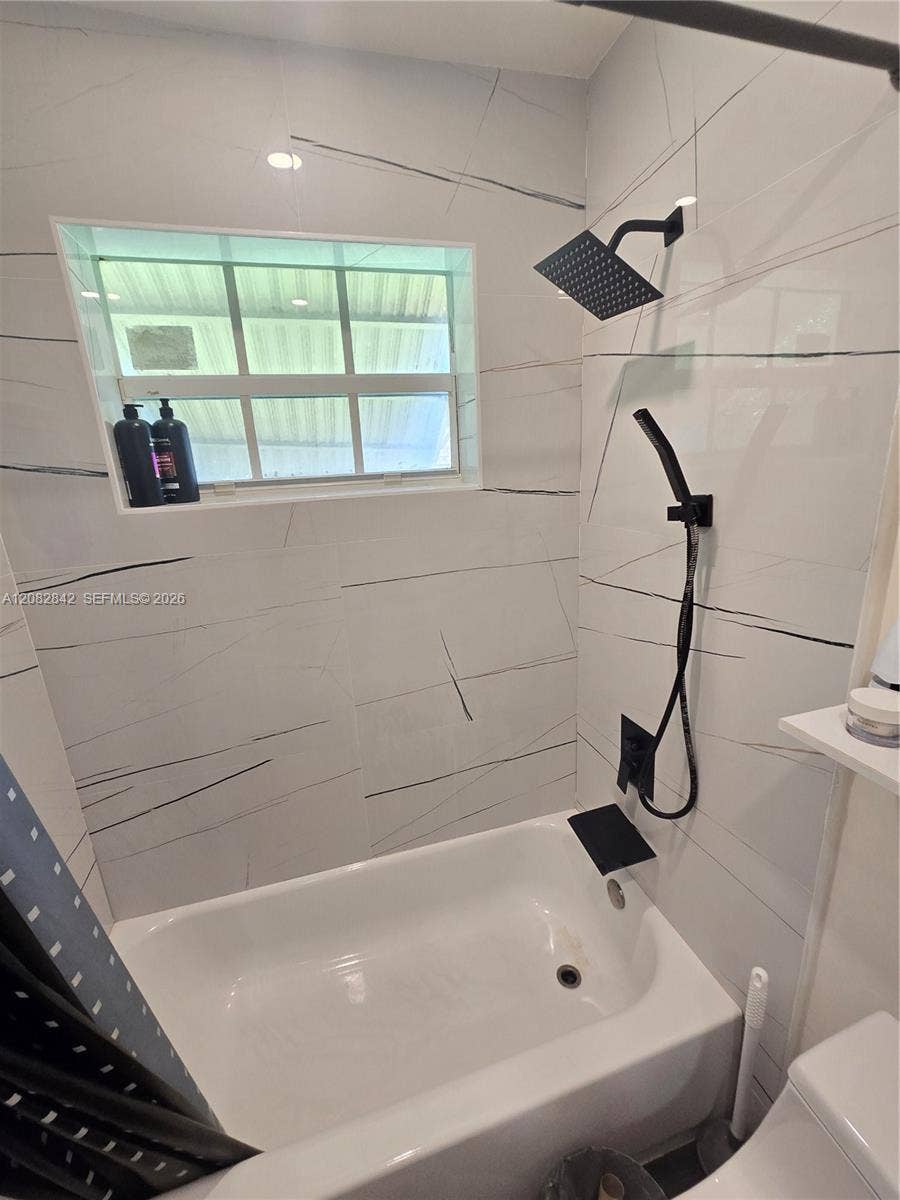 203 NE 2nd Avenue, #203, Dania, Dania Beach, FL 33004 Photo 20