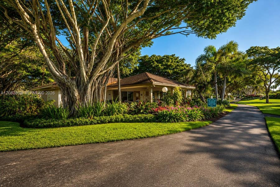 Property photo for 555 Oaks Lane, #107, Pompano Beach, FL