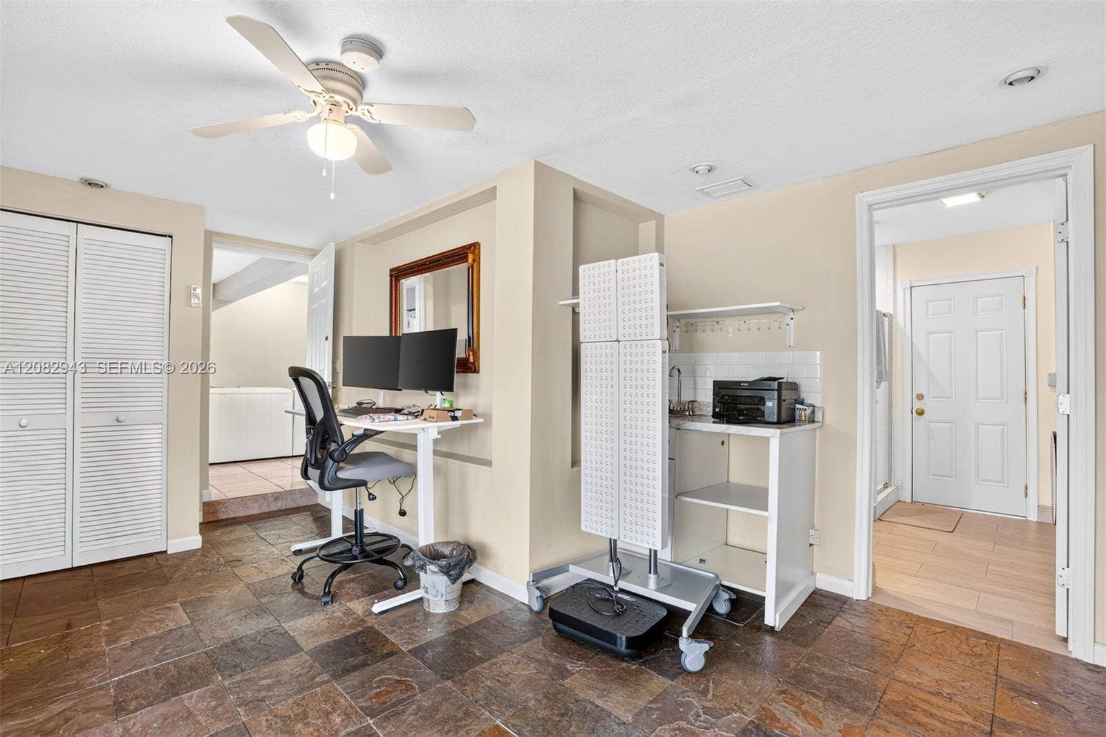 3rd room with murphy bed
