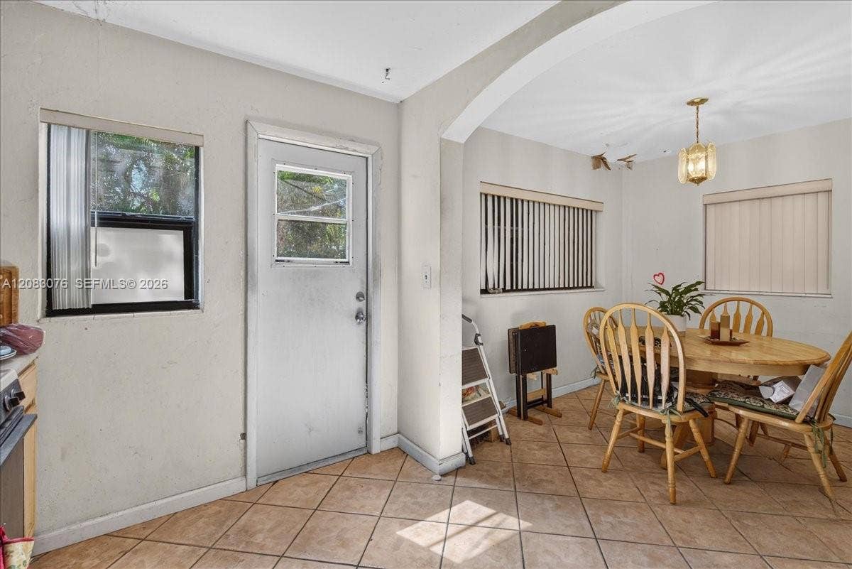 5619 NE 6th Avenue, Oakland Park, FL 33334 Photo 8