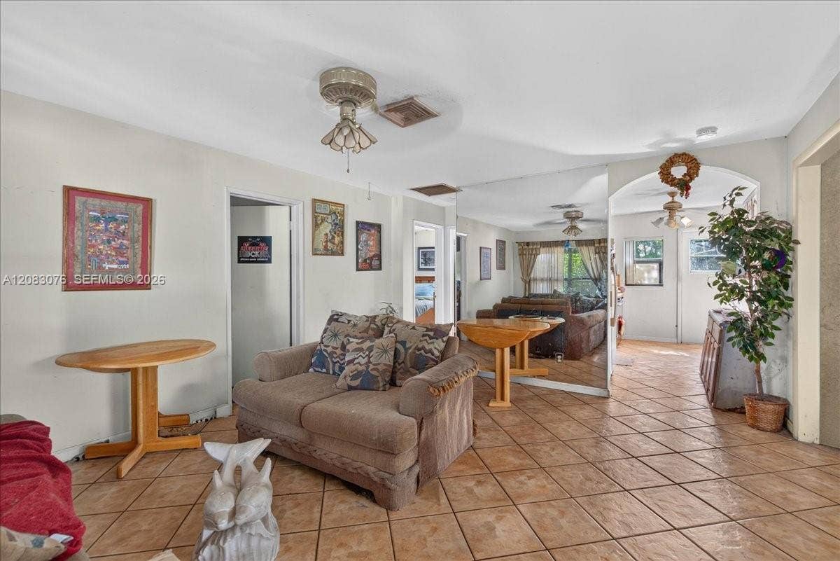 5619 NE 6th Avenue, Oakland Park, FL 33334 Photo 10
