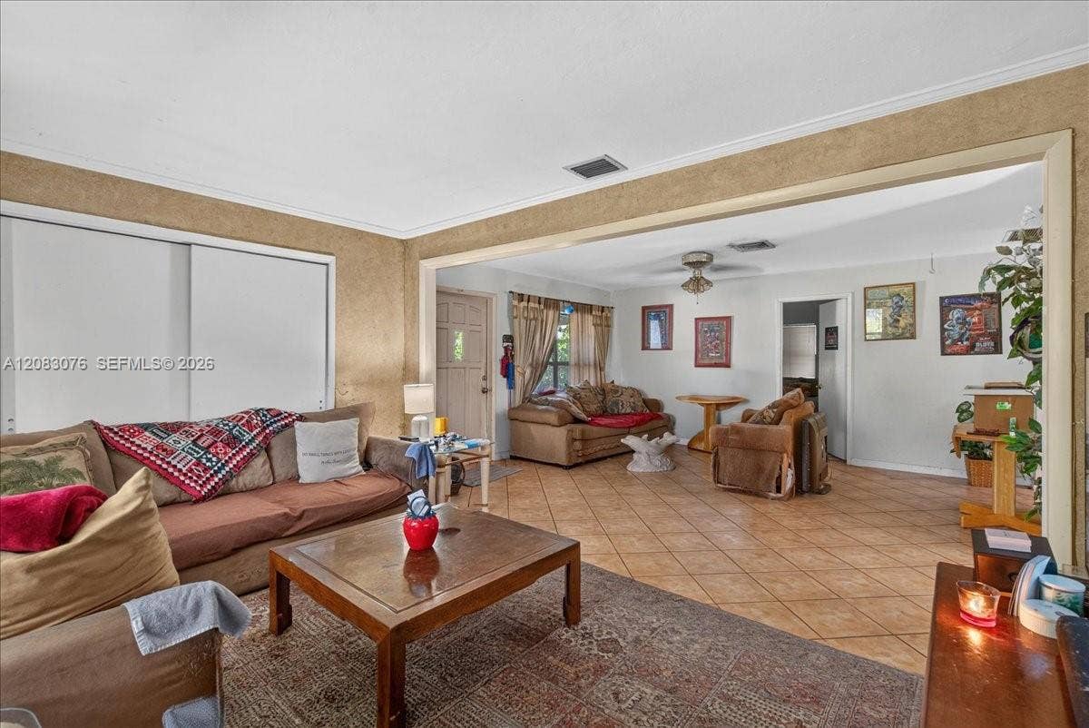 5619 NE 6th Avenue, Oakland Park, FL 33334 Photo 12