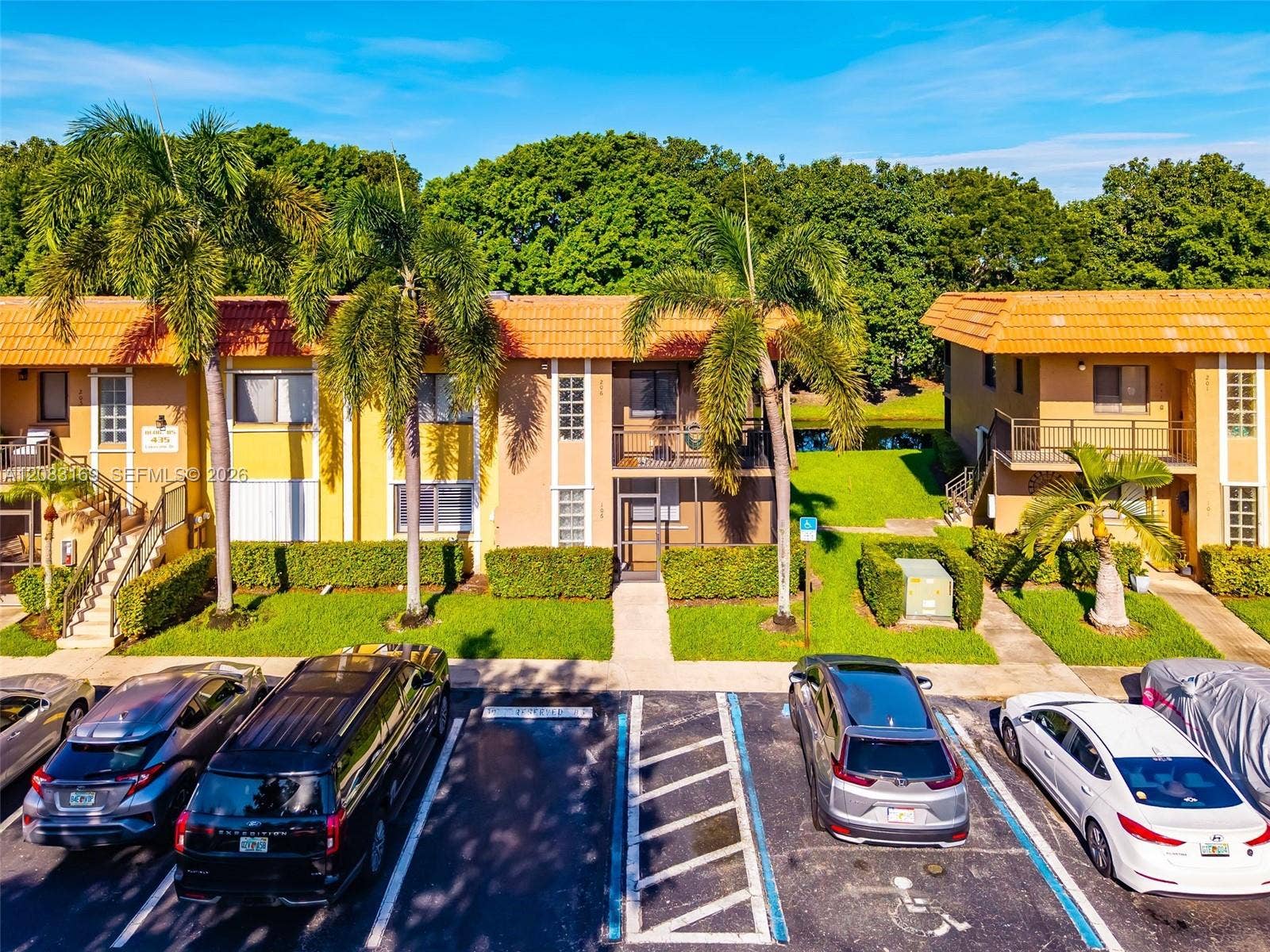 435 Lakeview Drive, #106, Weston, FL 33326 Photo 2