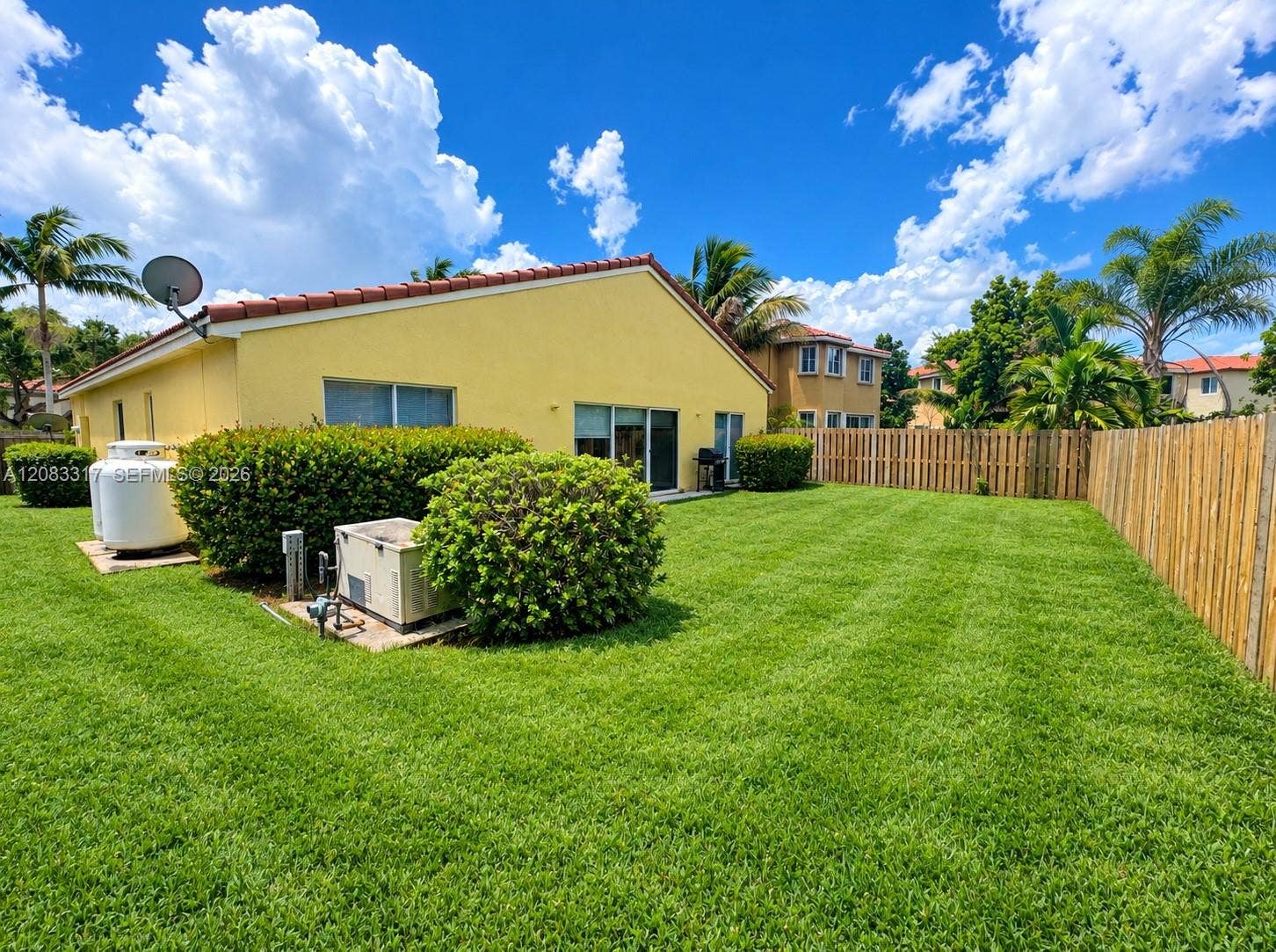 1738 SW 108th Way, Davie, FL 33324 Whole House Generator