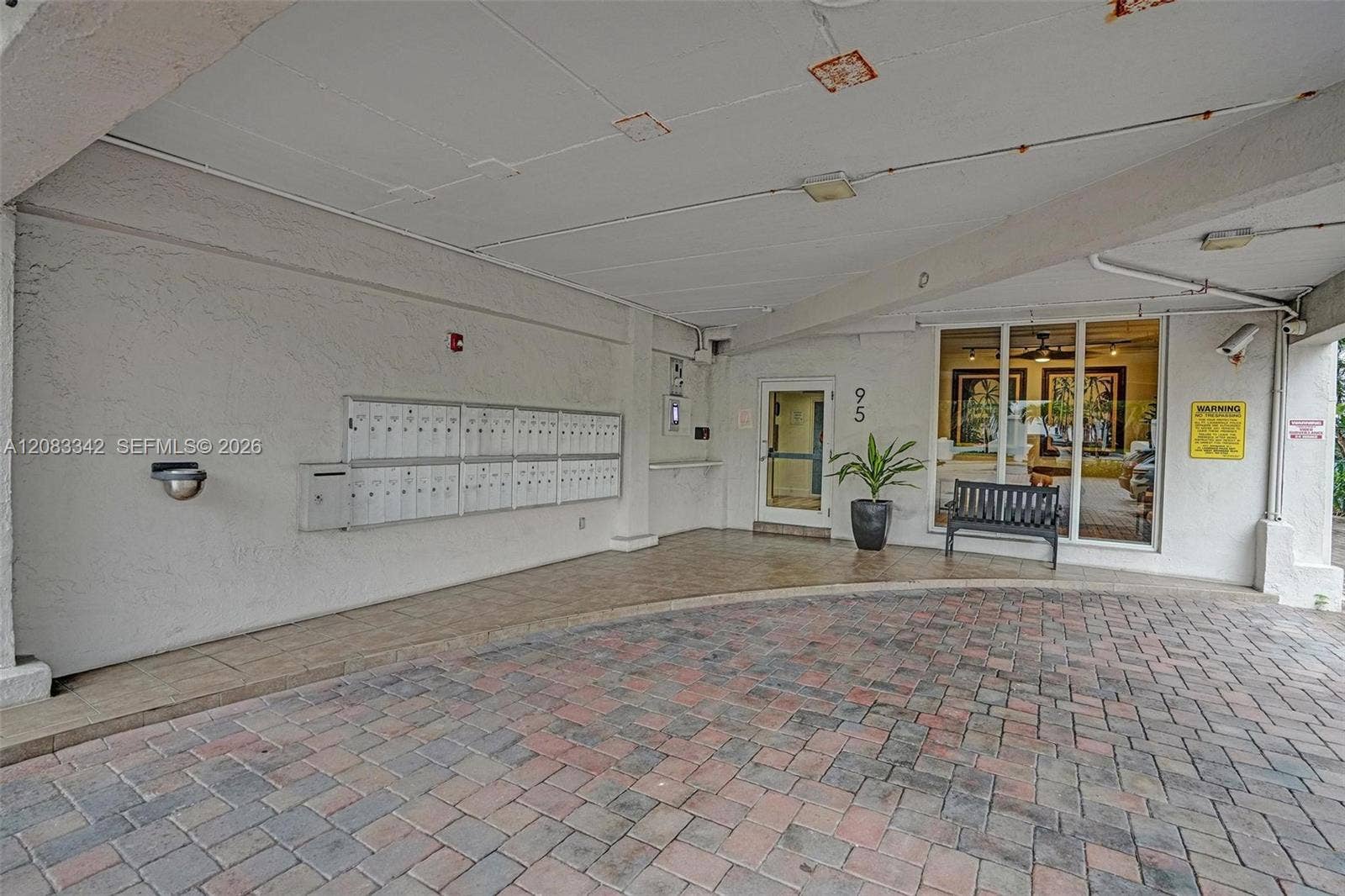 95 N Birch Road, #301, Fort Lauderdale, Fort Lauderdale, FL 33304 Port Cochere with Butterfly electronic key access