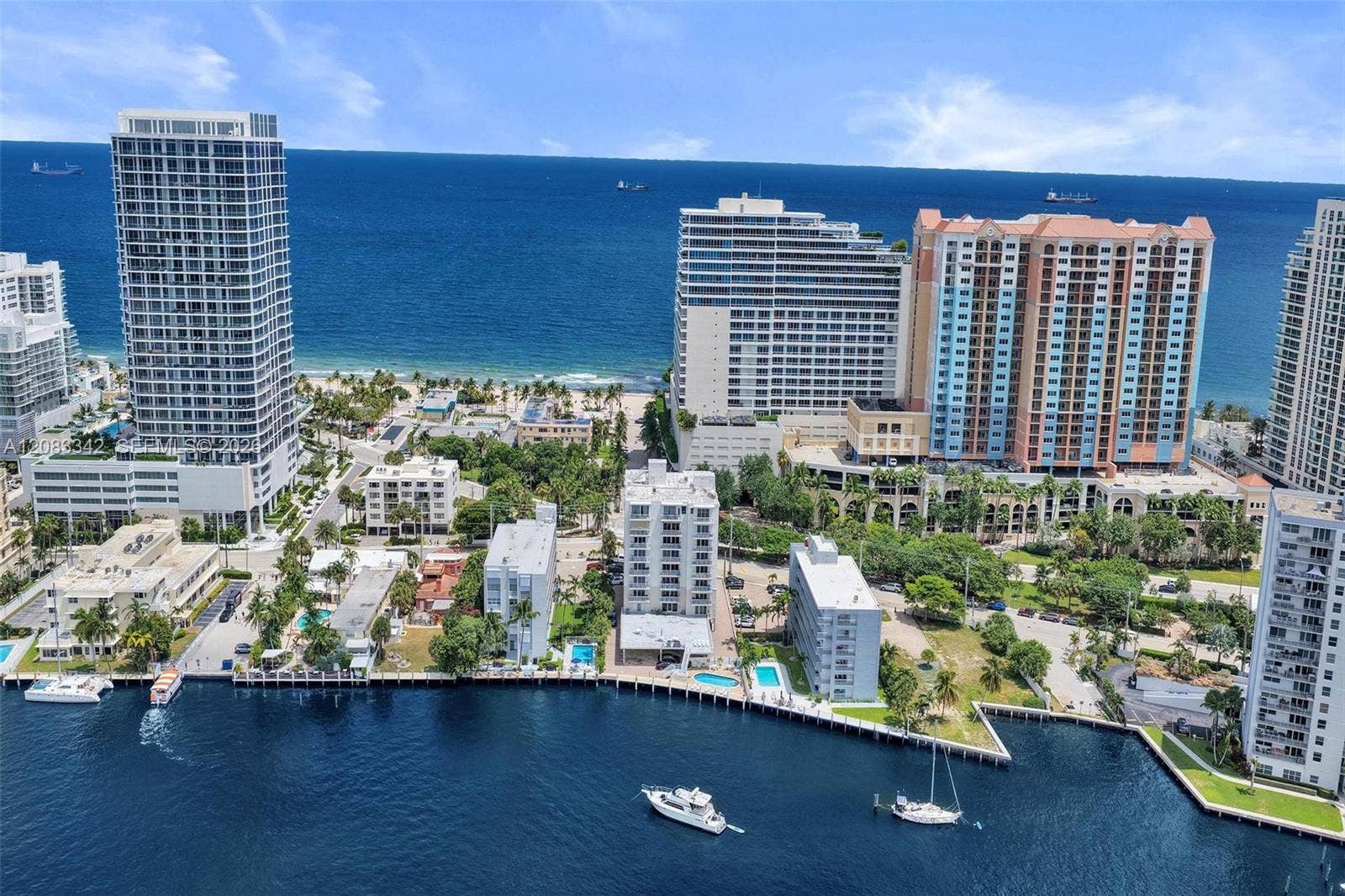 95 N Birch Road, #301, Fort Lauderdale, Fort Lauderdale, FL 33304 Two short blocks to the Ocean's Edge