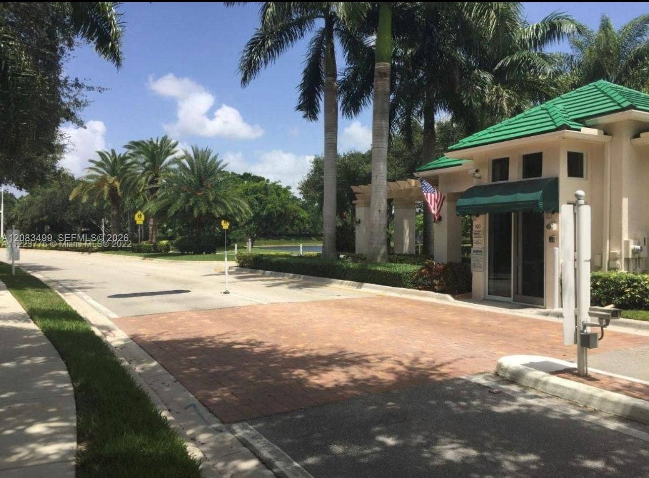 816 Sand Creek Circle, Weston, FL 33327 Photo 35