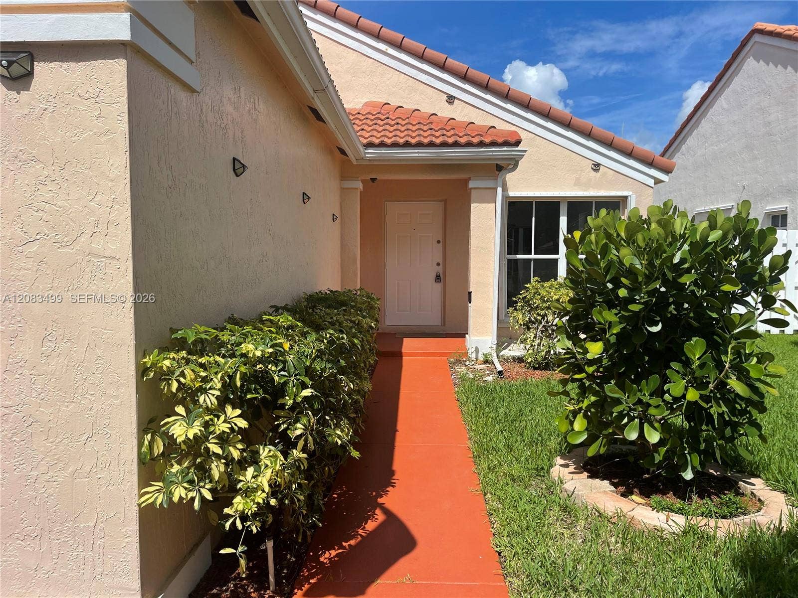 816 Sand Creek Circle, Weston, FL 33327 Photo 2