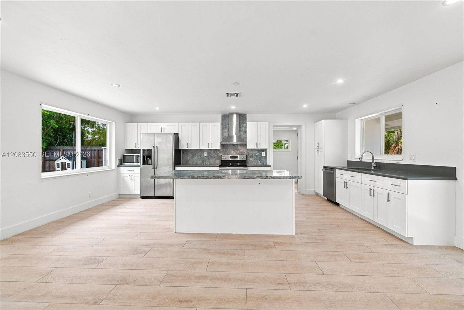 807 SE 9th Terrace, Deerfield Beach, Deerfield Beach, FL 33441 Photo 8