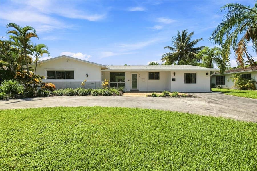 Property photo for 807 SE 9th Terrace, Deerfield Beach, FL