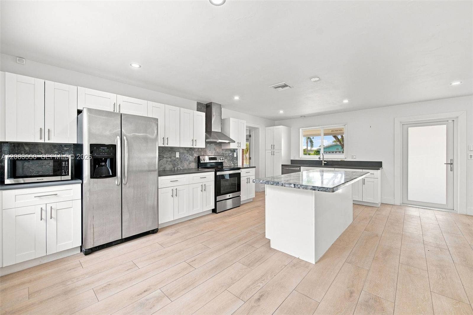 807 SE 9th Terrace, Deerfield Beach, Deerfield Beach, FL 33441 Photo 5