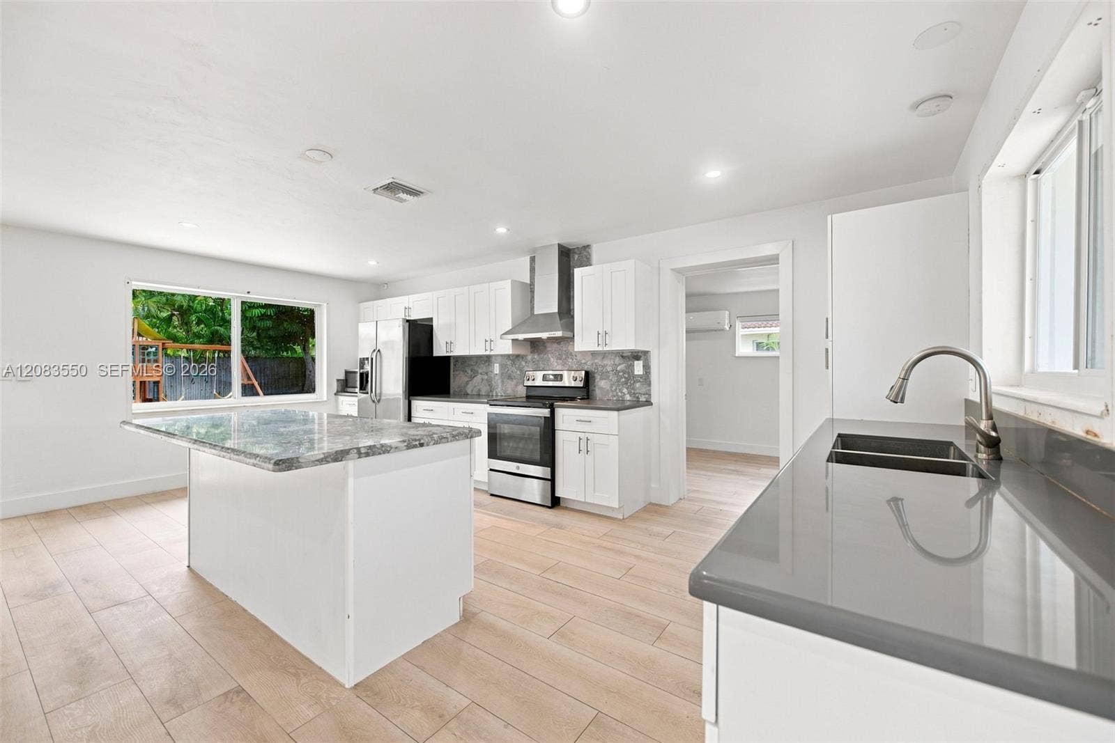 807 SE 9th Terrace, Deerfield Beach, Deerfield Beach, FL 33441 Photo 9