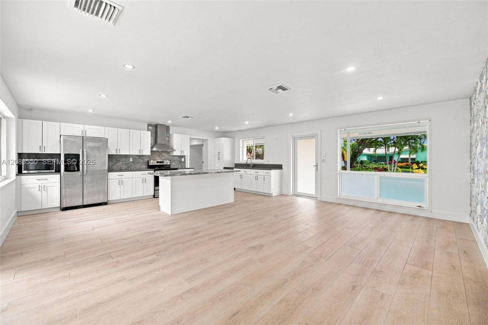 807 SE 9th Terrace, Deerfield Beach, Deerfield Beach, FL 33441 Photo 4