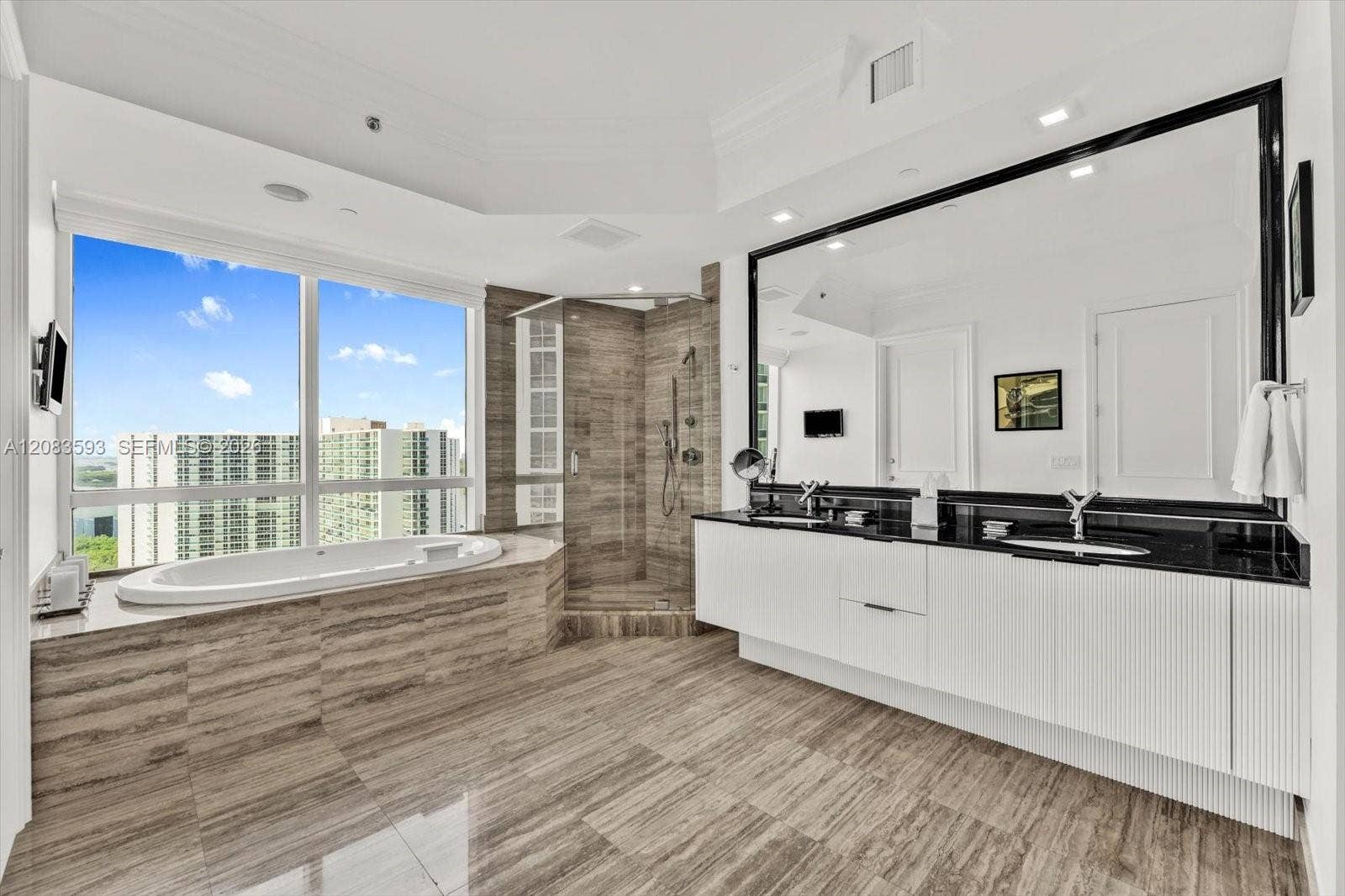 15901 Collins Avenue, #1606, Sunny Isles Beach, FL 33160 Photo 18