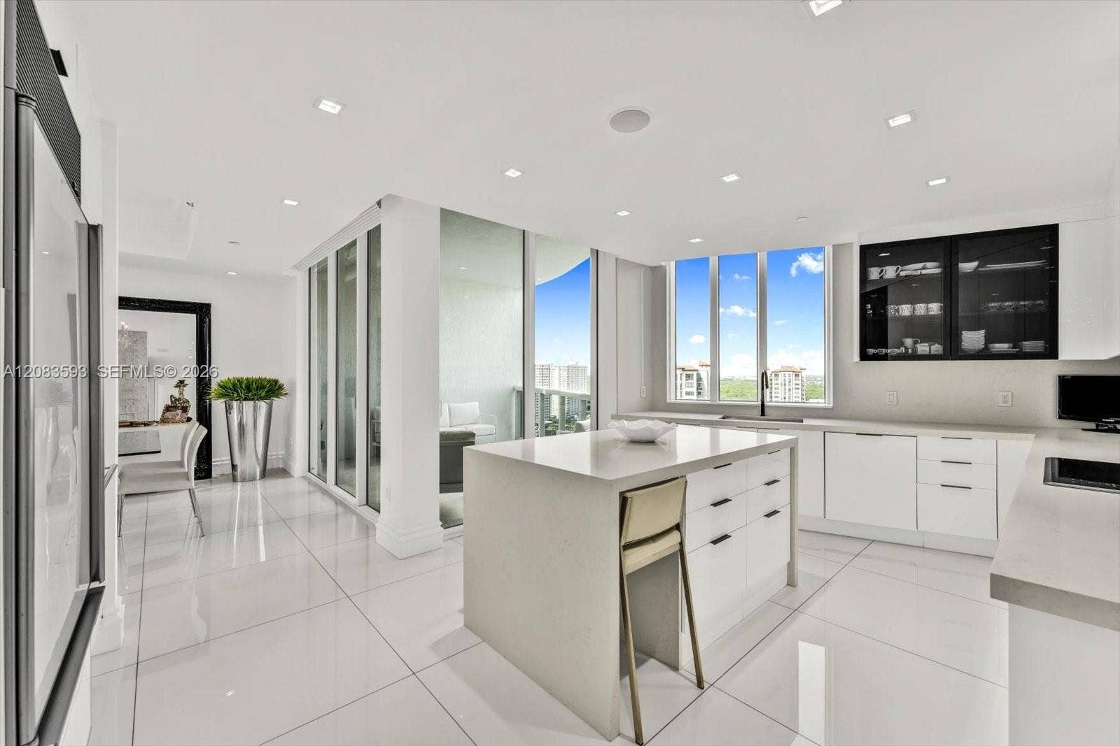 15901 Collins Avenue, #1606, Sunny Isles Beach, FL 33160 Photo 11