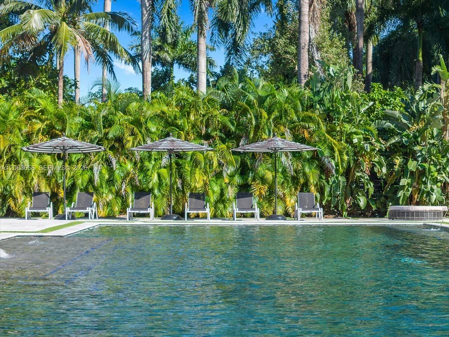 Property photo for 280 NE 156th Street, Miami, FL