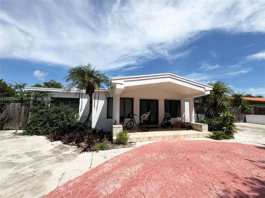 Property photo for 225 W Heather Drive, #225, Key Biscayne, FL