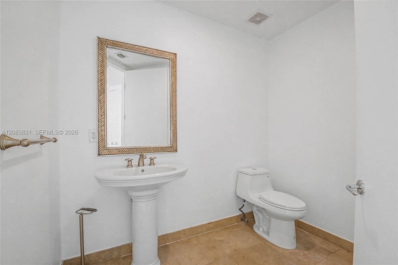 5959 Collins Avenue, #1503, Miami Beach, FL 33140 Powder Room