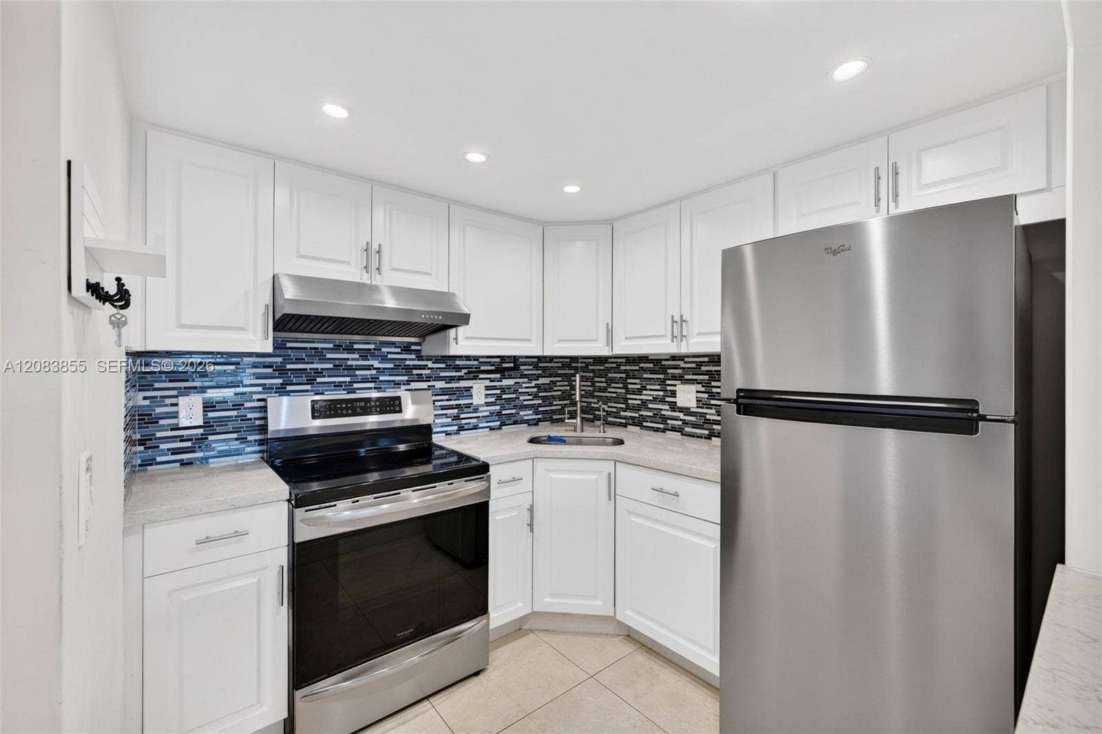 5203 NE 24th Terrace, #B211, Fort Lauderdale, Fort Lauderdale, FL 33308 Photo 1