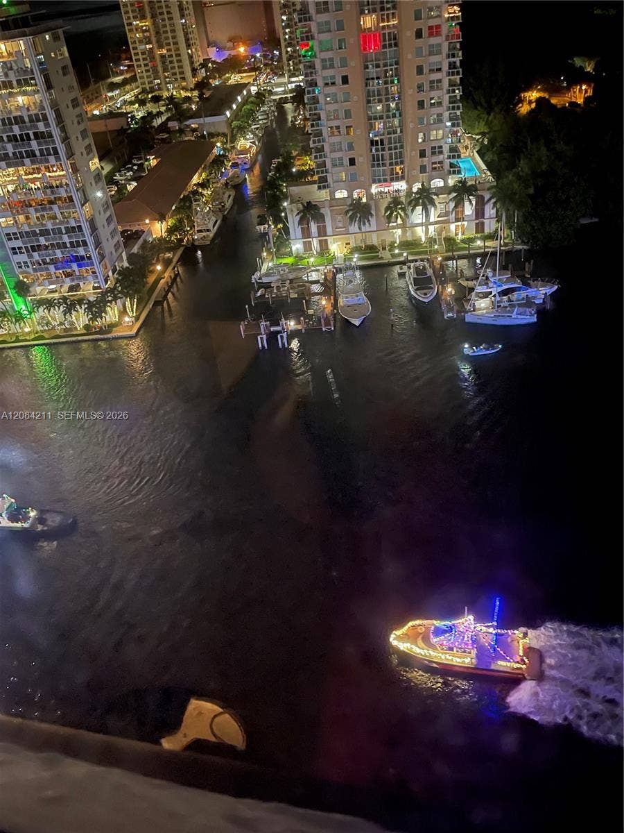 936 Intracoastal Drive, #21A, Fort Lauderdale, FL 33304 Best place to watch boats...