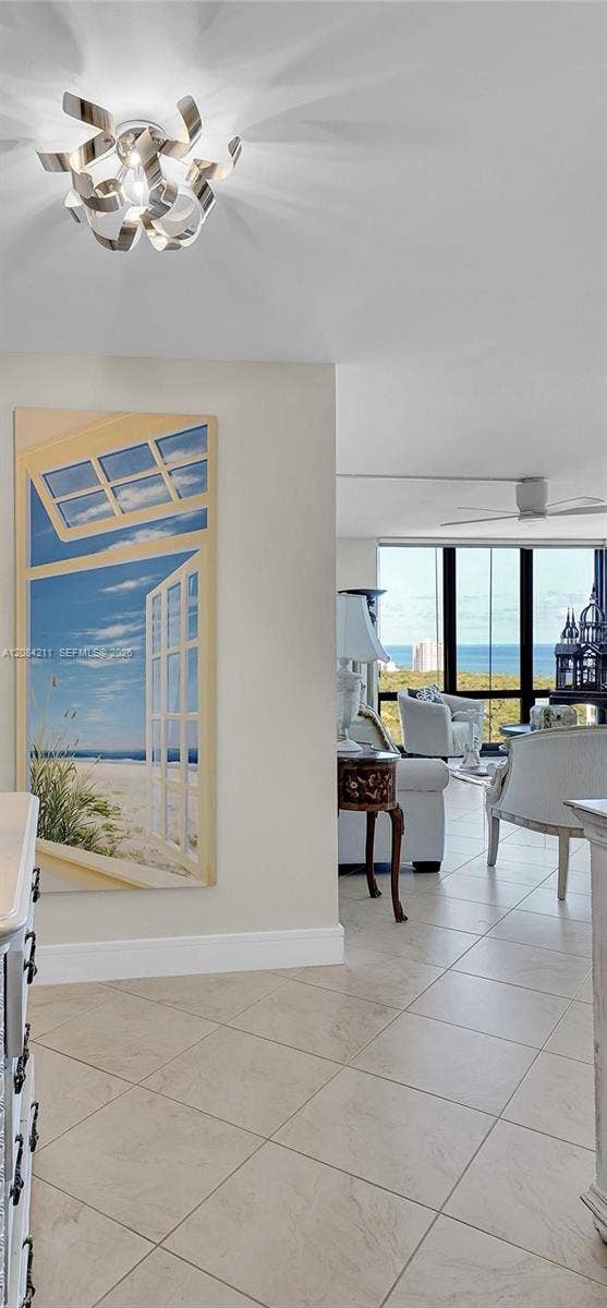 936 Intracoastal Drive, #21A, Fort Lauderdale, FL 33304 interior foyer