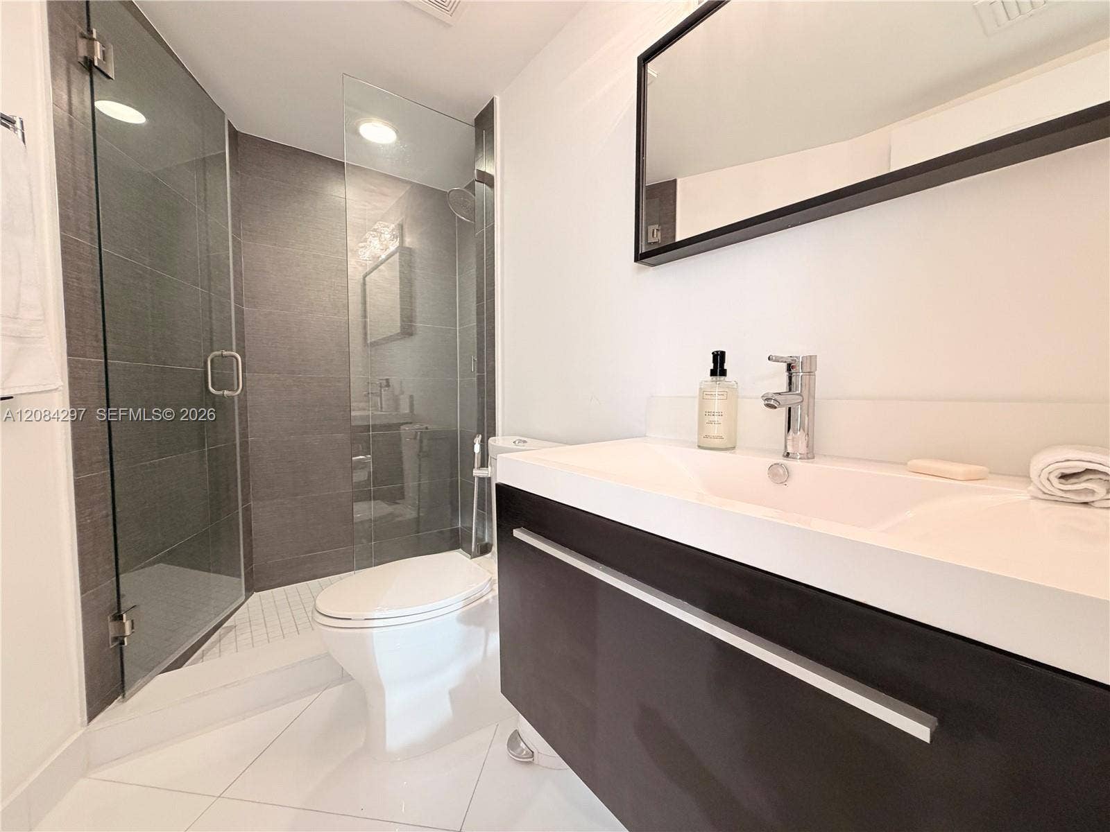 2nd Bathroom