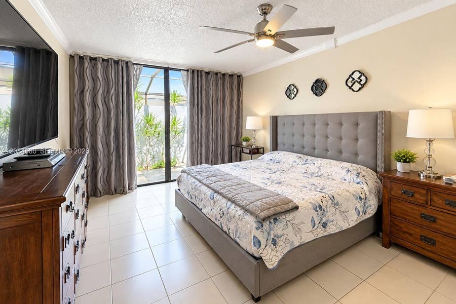 Property photo for 1401 W Golfview Drive, Pembroke Pines, FL