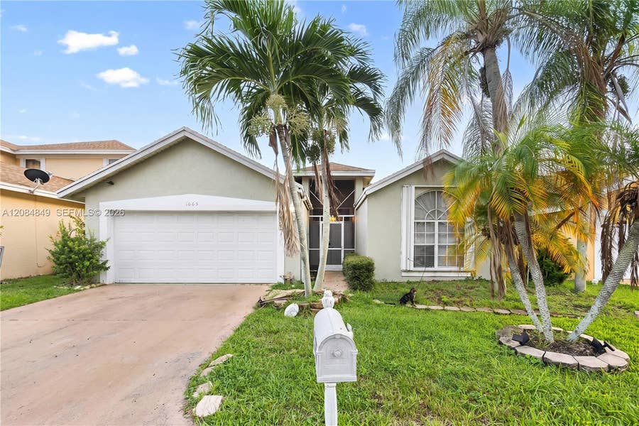 Property photo for 1065 W Fairfax Circle W, Boynton Beach, FL