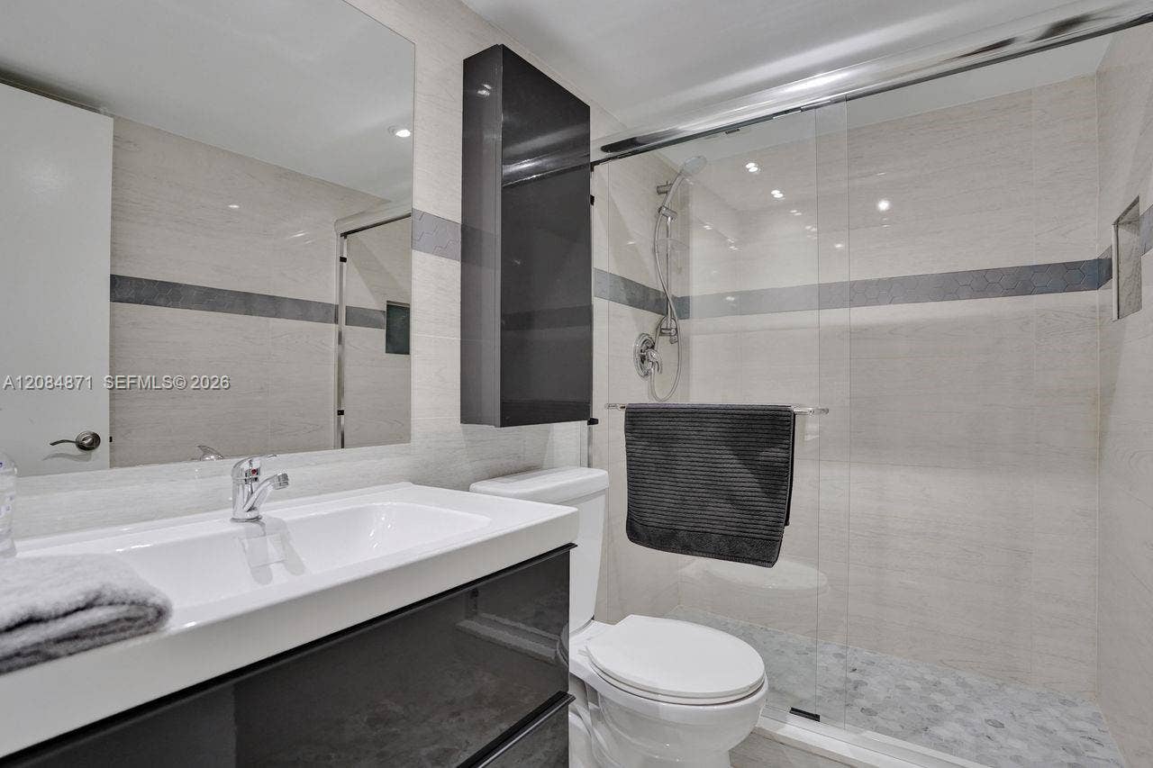 2681 S Course Drive, #204, Pompano Beach, FL 33069 Photo 30